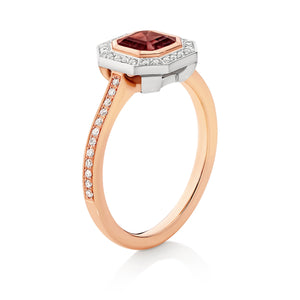 Deep rose sapphie ring set in platinum and 18ct rose gold